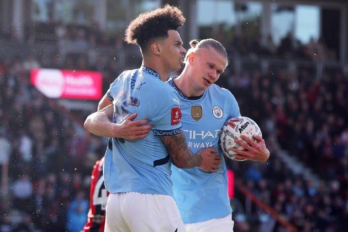 包含热那亚俱乐部欲引进前英超金靴，增强进攻实力的词条