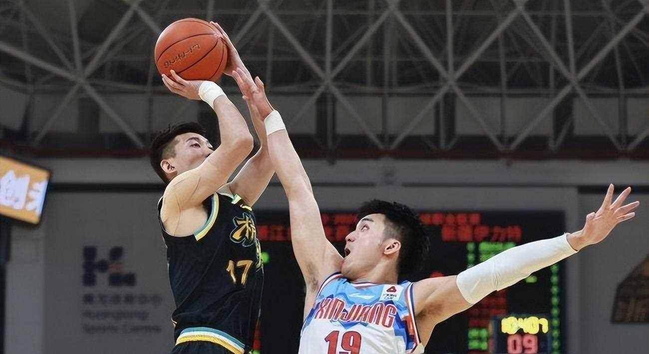 篮球冠军之争：实力豪强争夺霸主之位的简单介绍