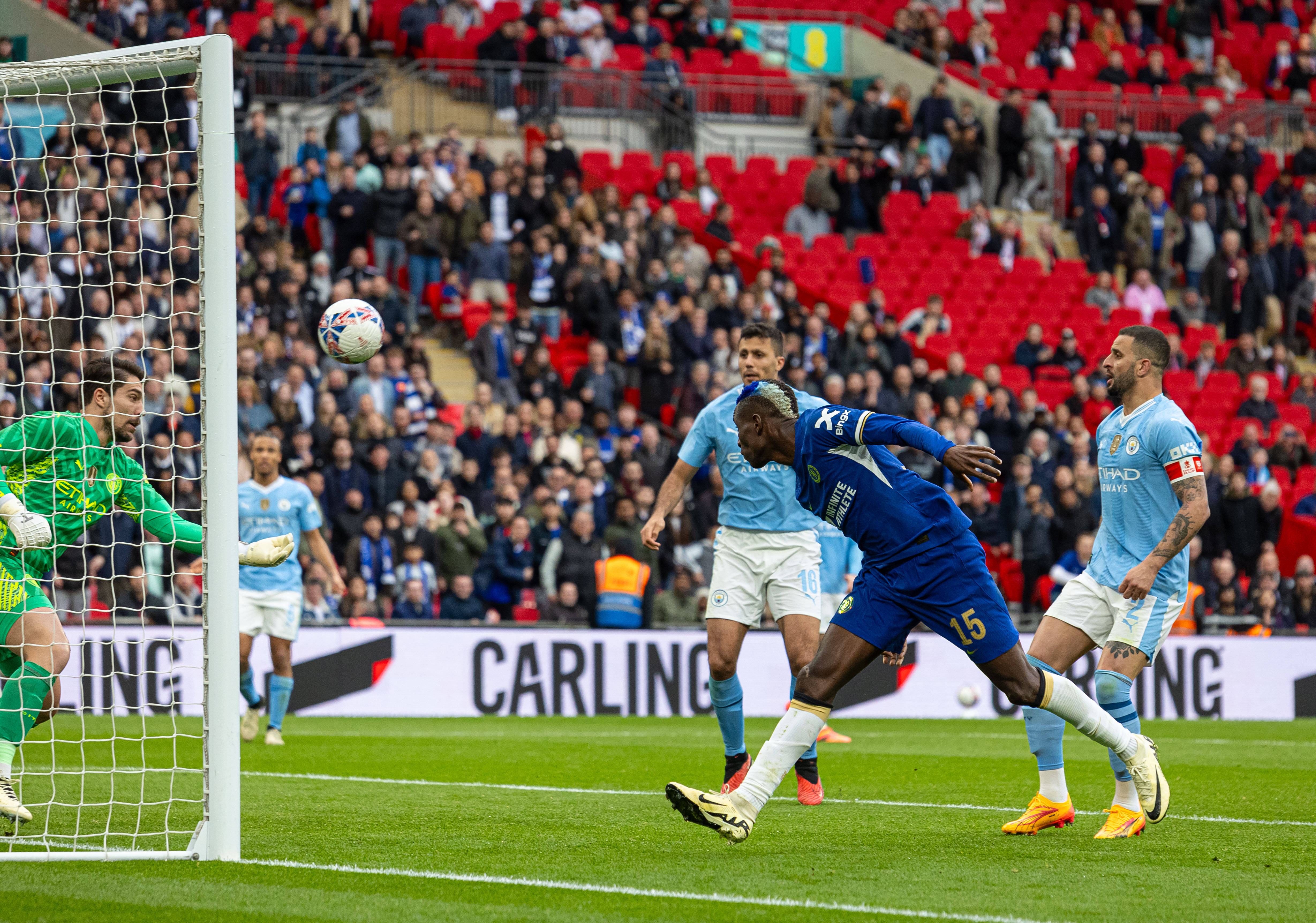 关于英格兰队斗志昂扬，准备赢得胜利的信息