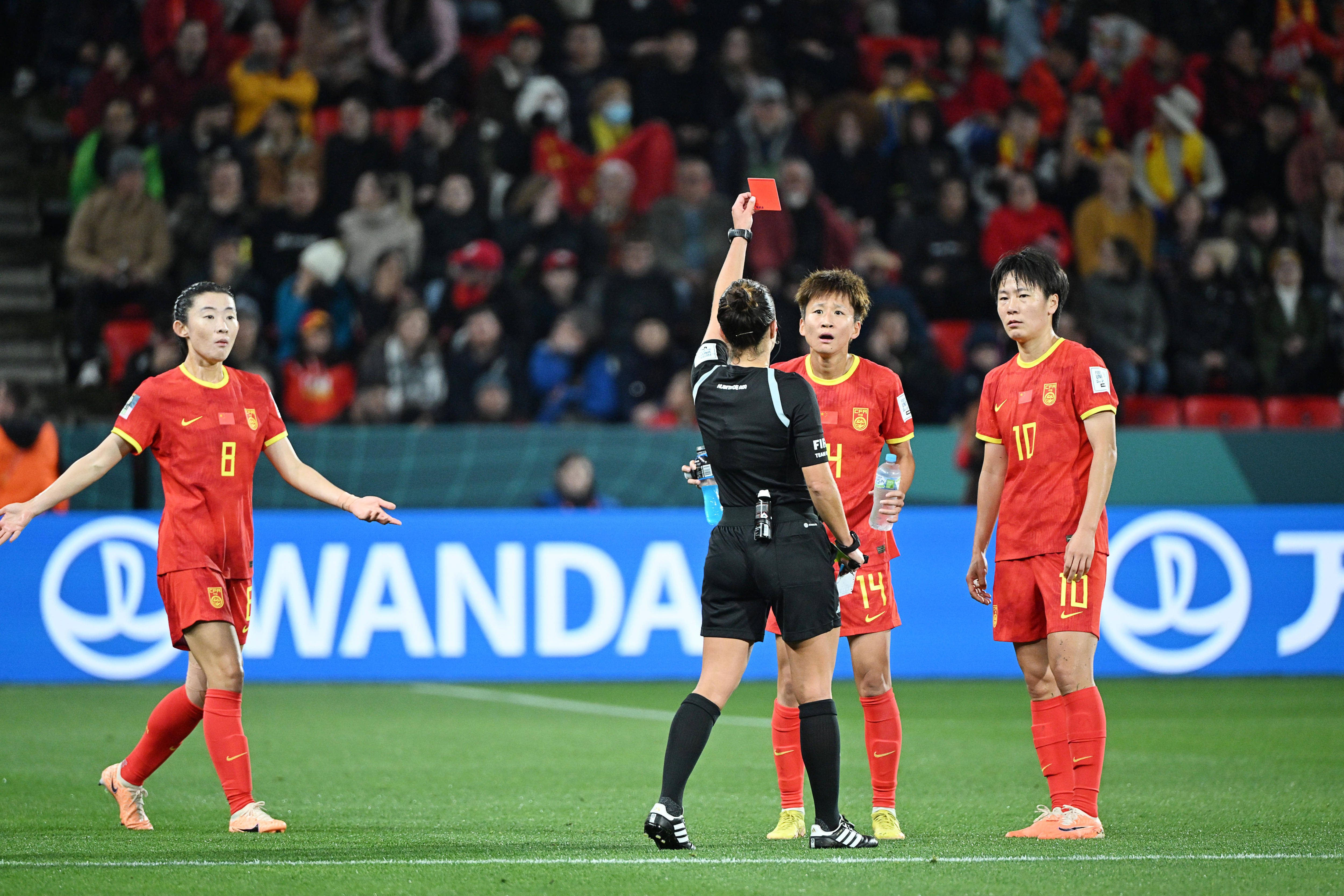 群星荟萃：世界杯热门队完成小组赛的简单介绍